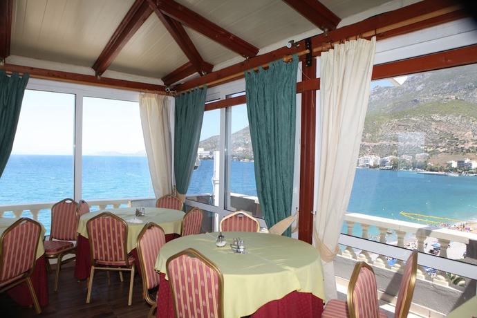 Imagen del bar/restaurante del Hotel Mantas Seaside Boutique. Foto 6