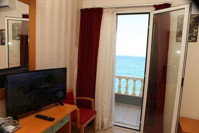 Imagen de la habitación del Hotel Mantas Seaside Boutique. Foto 14