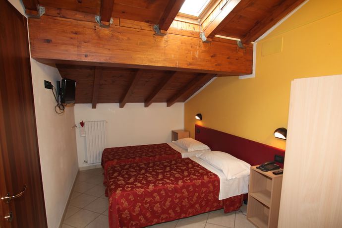 Imagen de la habitación del Hotel Mantegna Stazione. Foto 6