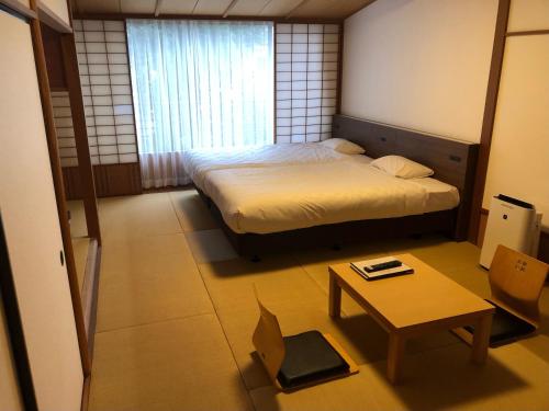 Imagen de la habitación del Hotel Manten no Tsujinoya, Komatsu. Foto 17