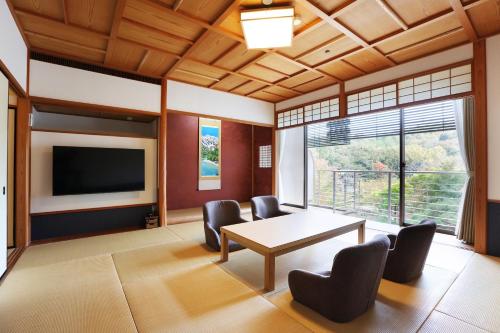 Imagen de la habitación del Hotel Manten no Tsujinoya, Komatsu. Foto 18