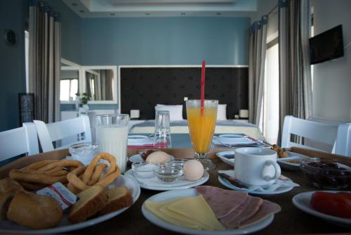 Imagen de la habitación del Hotel Mantinia Bay. Foto 8