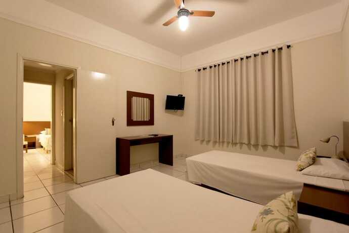 Imagen de la habitación del Hotel Mantovani. Foto 17