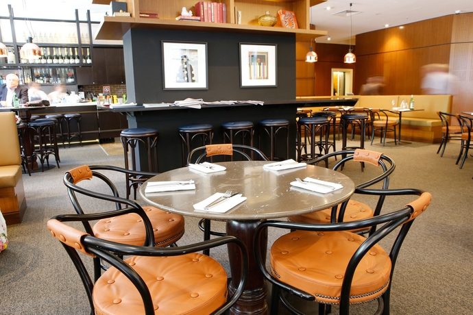 Imagen del bar/restaurante del Hotel Mantra 2 Bond Street. Foto 4