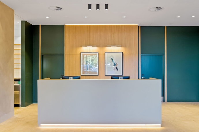 Imagen de los interiores del Hotel Mantra At Sydney Airport. Foto 17