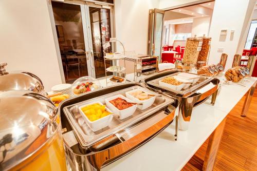 Imagen del bar/restaurante del Hotel Mantra Charles. Foto 11