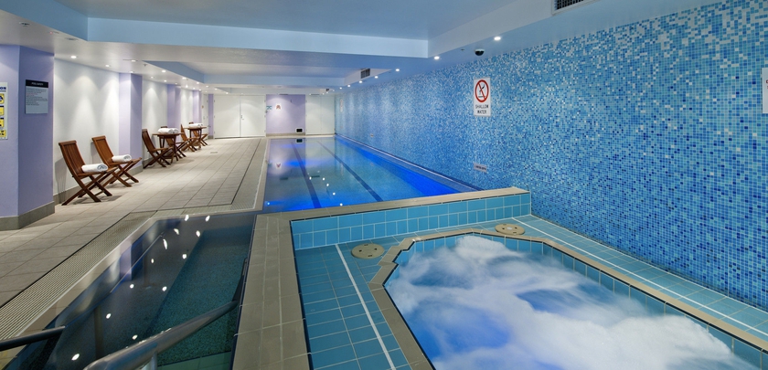 Imagen de la piscina del Hotel Mantra Chatswood. Foto 16