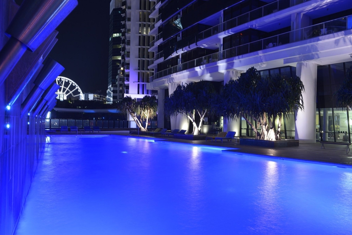 Imagen de la piscina del Hotel Mantra Circle On Cavill. Foto 13