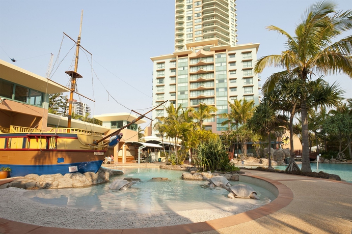 Imagen de la piscina del Hotel Mantra Crown Towers. Foto 16