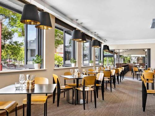 Imagen del bar/restaurante del Hotel Mantra On Hay Perth. Foto 9