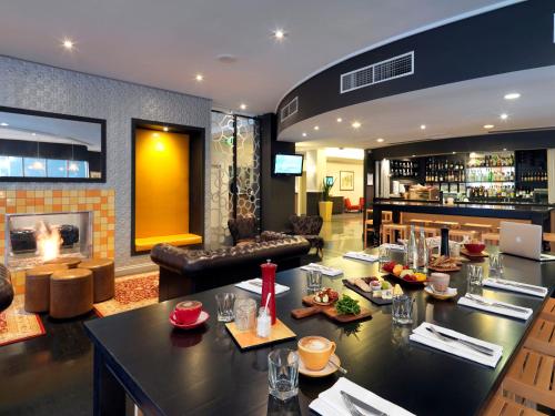 Imagen del bar/restaurante del Hotel Mantra On Little Bourke. Foto 4