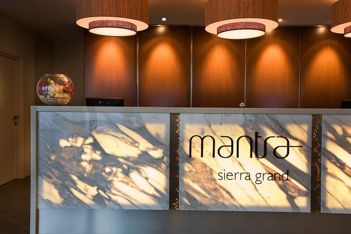 Imagen de los interiores del Hotel Mantra Sierra Grand. Foto 9