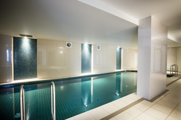Imagen de la piscina del Hotel Mantra Sierra Grand. Foto 13