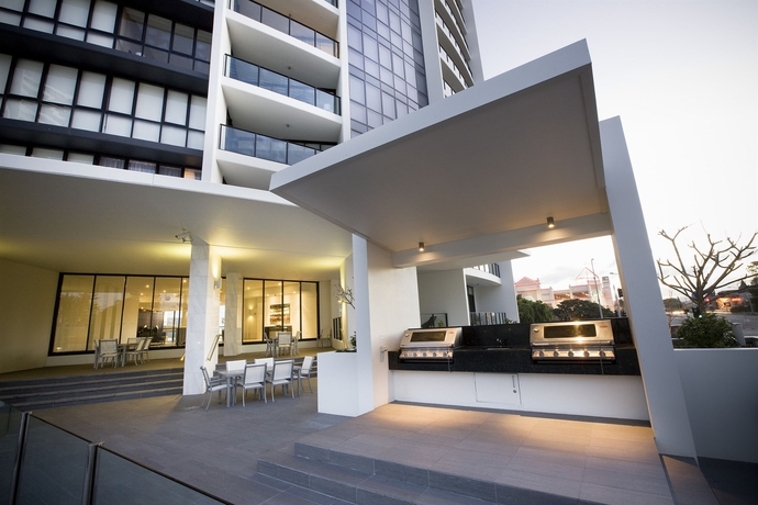 Imagen de los exteriores del Hotel Mantra Sierra Grand. Foto 7