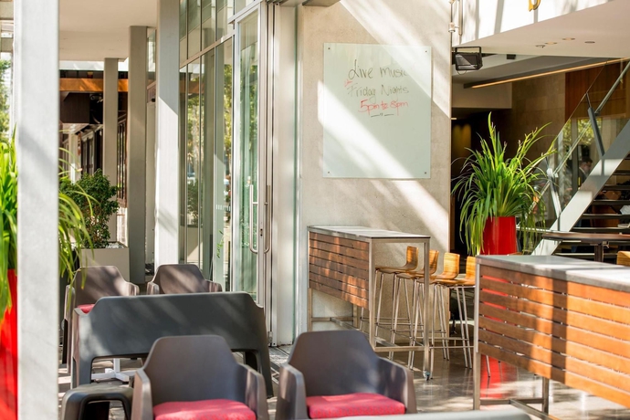 Imagen del bar/restaurante del Hotel Mantra South Bank. Foto 2