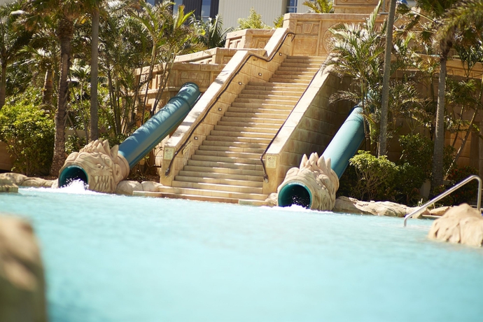 Imagen de la piscina del Hotel Mantra Sun City. Foto 13