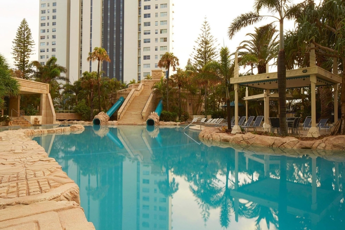 Imagen de la piscina del Hotel Mantra Sun City. Foto 15