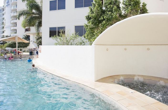 Imagen de la piscina del Hotel Mantra Zanzibar. Foto 17