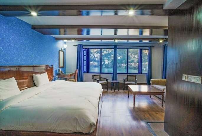 Imagen de la habitación del Hotel Manu Maharani Regency. Foto 15