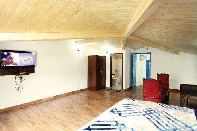 Imagen de la habitación del Hotel Manu Maharani Regency. Foto 20