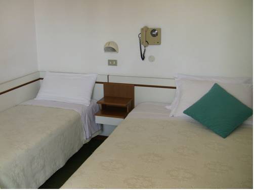 Imagen de la habitación del Hotel Manuela, Cervia. Foto 3