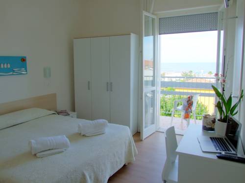 Imagen de la habitación del Hotel Manuela, Cervia. Foto 9
