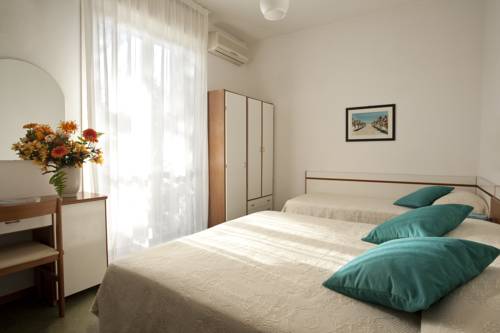 Imagen de la habitación del Hotel Manuela, Cervia. Foto 11