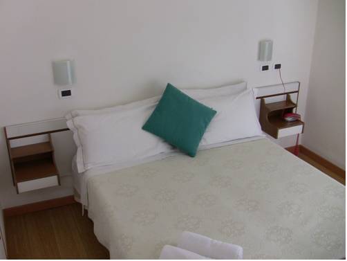 Imagen de la habitación del Hotel Manuela, Cervia. Foto 12