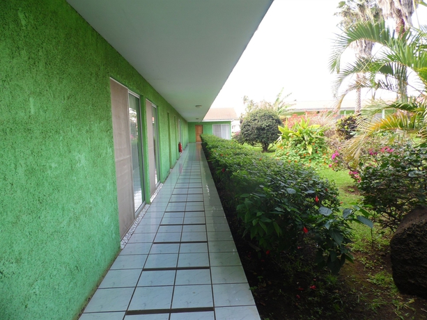 Imagen de los exteriores del Hotel Manutara. Foto 4