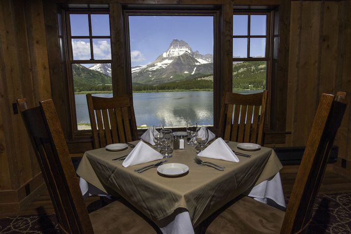 Imagen del bar/restaurante del Hotel Many Glacier - Inside The Park. Foto 2