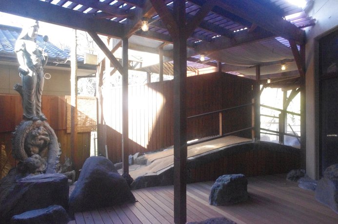 Imagen de la piscina del Hotel Manyoutei. Foto 14