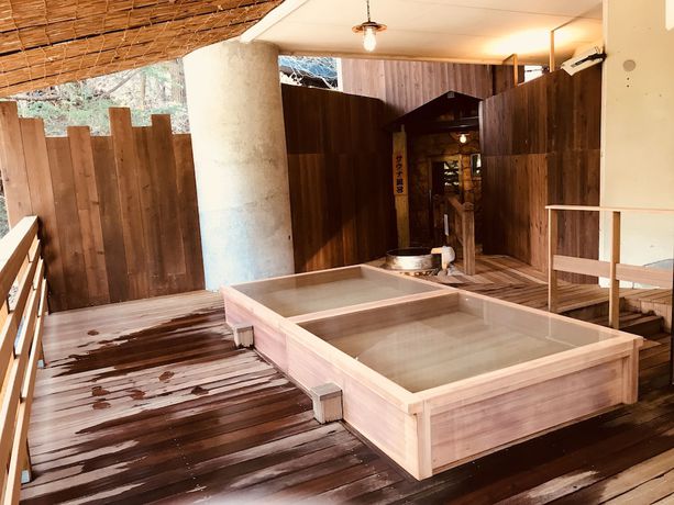 Imagen de la piscina del Hotel Manyoutei. Foto 18