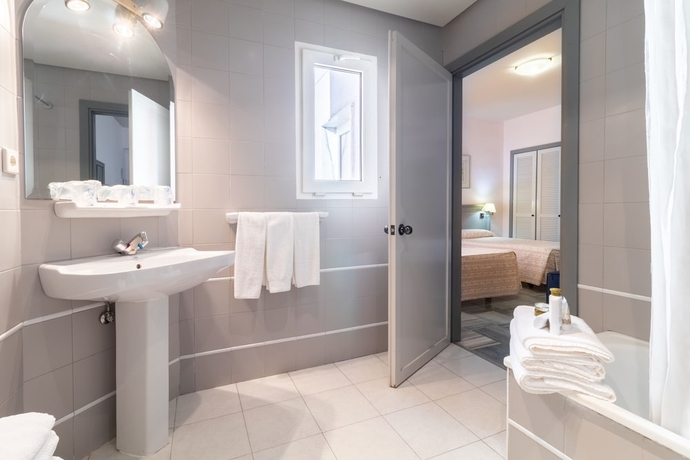 Imagen de la habitación del Hotel Manzanil Area. Foto 7