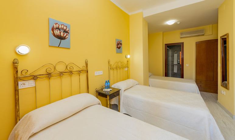 Imagen de la habitación del Hotel Manzanito. Foto 8