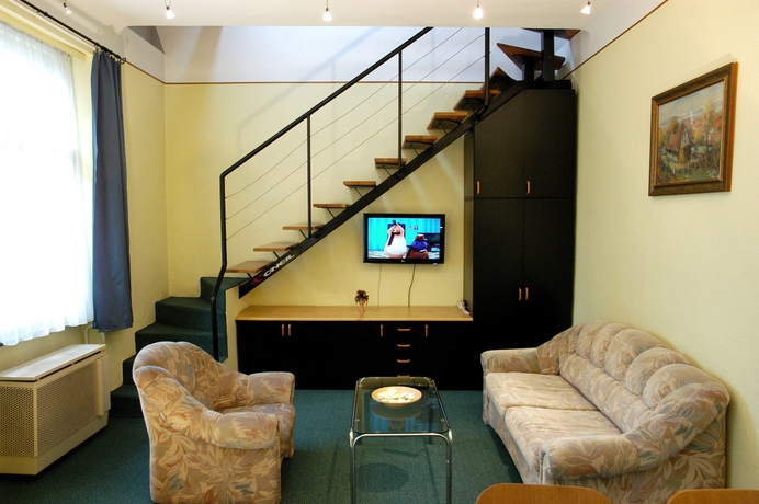 Imagen de los interiores del Hotel Manzard Panzio. Foto 12