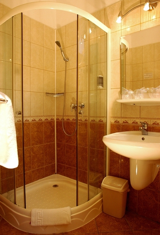 Imagen de la habitación del Hotel Manzard Panzio. Foto 5