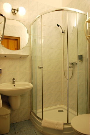 Imagen de la habitación del Hotel Manzard Panzio. Foto 8