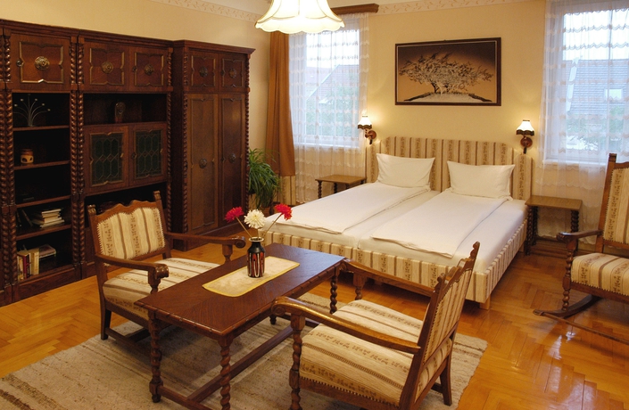 Imagen de los interiores del Hotel Manzard Panzio. Foto 13