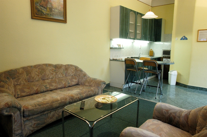 Imagen de los interiores del Hotel Manzard Panzio. Foto 15