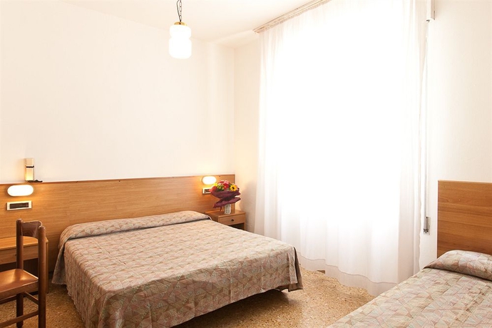 Imagen de la habitación del Hotel Manzoni, Lido Di Jesolo. Foto 5
