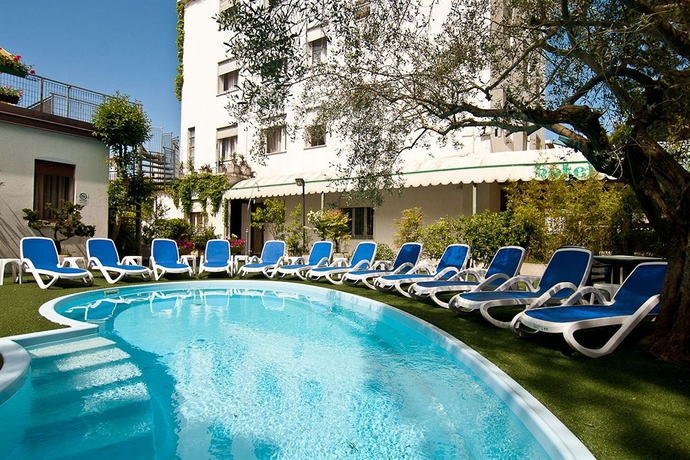 Imagen de la piscina del Hotel Manzoni, Lido Di Jesolo. Foto 14