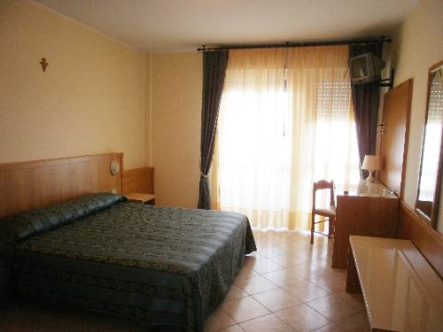 Imagen de la habitación del Hotel Manzoni, Perugia. Foto 4