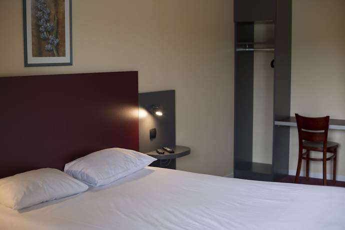 Imagen de la habitación del Hotel Mape. Foto 9