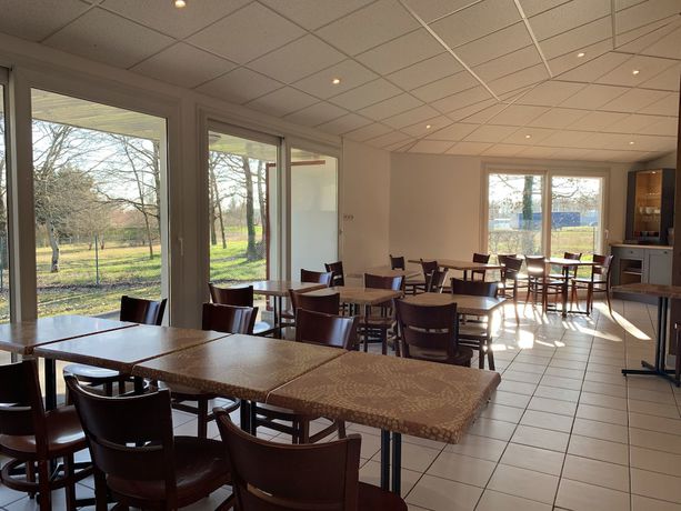 Imagen de los interiores del Hotel Mape. Foto 19