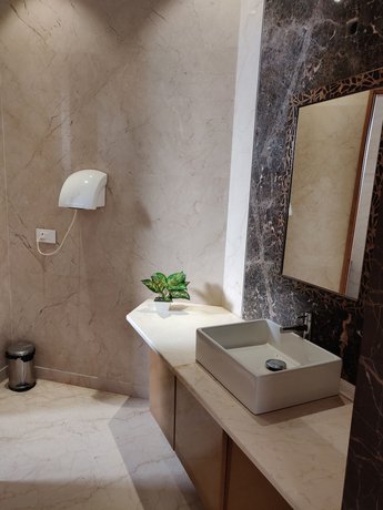 Imagen de los interiores del Hotel Maple Grand, Agra. Foto 18