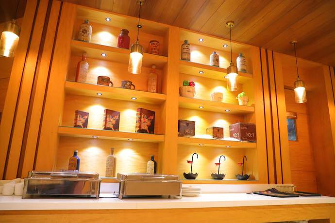 Imagen del bar/restaurante del Hotel Maple Grand, Agra. Foto 4