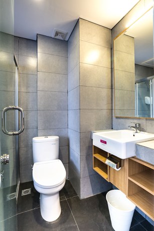Imagen de la habitación del Hotel Maple Jakarta. Foto 11