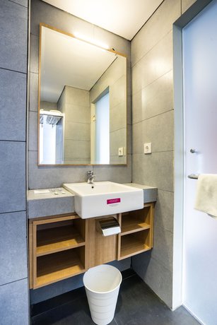 Imagen de la habitación del Hotel Maple Jakarta. Foto 15