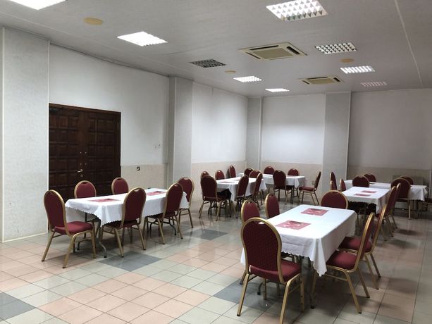Imagen del bar/restaurante del Hotel Maple Leaf, Accra. Foto 5