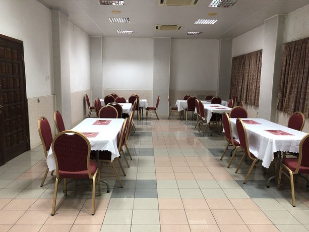 Imagen del bar/restaurante del Hotel Maple Leaf, Accra. Foto 7
